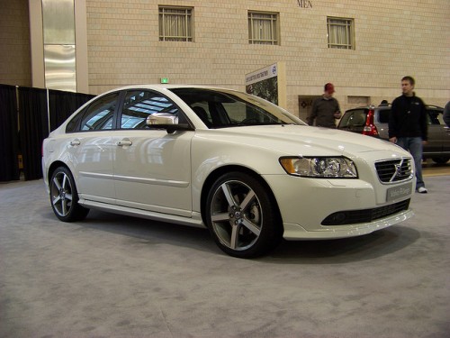 Volvo-s40-showcase-feature-car-white-new-nice-rims-sport-wheels-no-lp